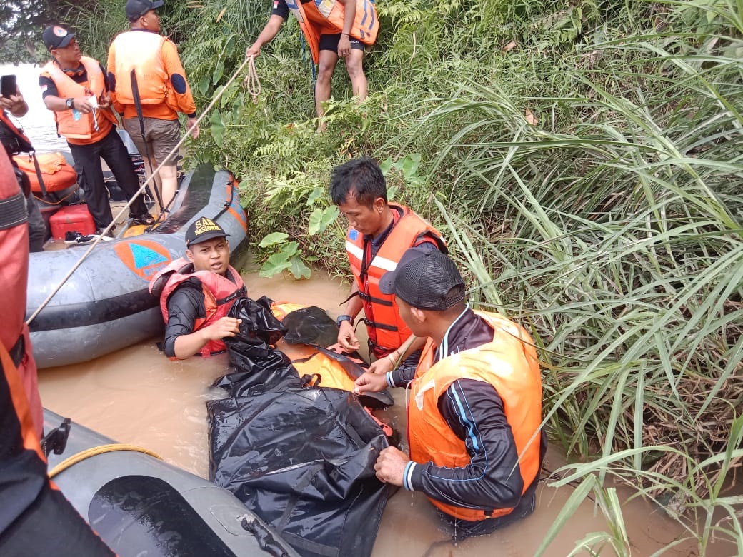 Tiga Hari Menghilang, Dio Ditemukan Sudah Jadi Mayat di Aliran Sungai Bilah Rantauprapat